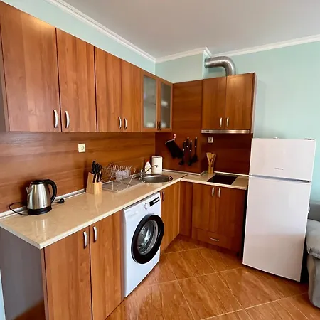 Apartment Helios Near Sea